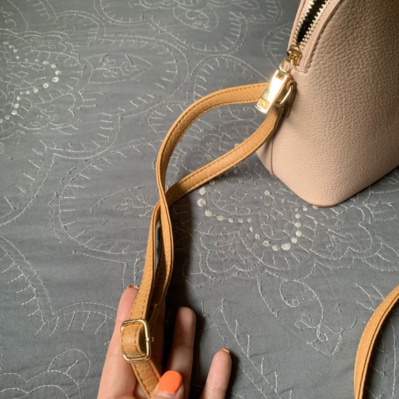 Cross Body Bag - Picture 4 of 4